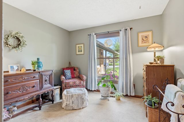 6642 W Sweet Creek Drive, New Palestine, IN 46163