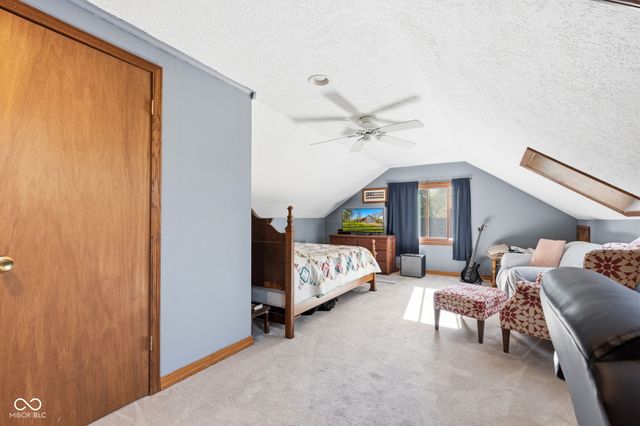 6642 W Sweet Creek Drive, New Palestine, IN 46163