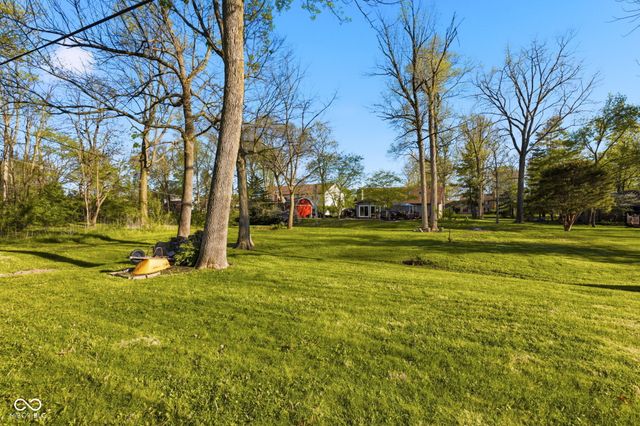 6642 W Sweet Creek Drive, New Palestine, IN 46163