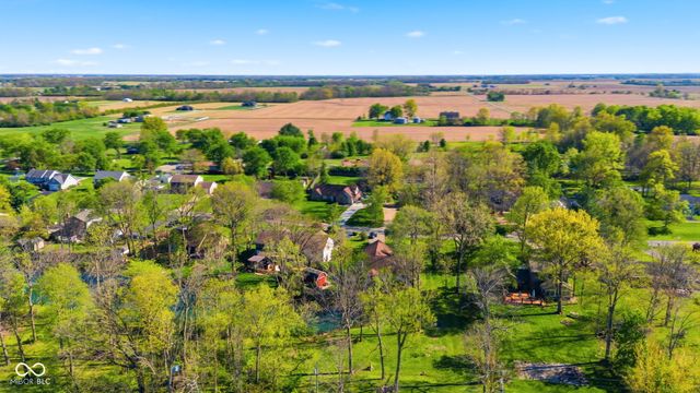 6642 W Sweet Creek Drive, New Palestine, IN 46163