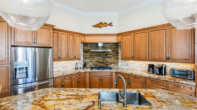 35 Covewood CT, Marco Island, FL 34145