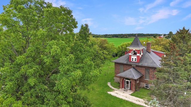 N6010 Kohler ROAD, Fredonia, WI 53021