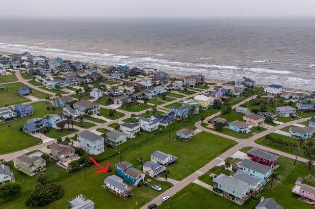 4115 Surf Drive, Galveston, TX 77554