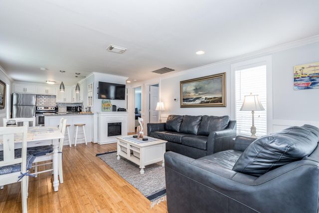 4115 Surf Drive, Galveston, TX 77554