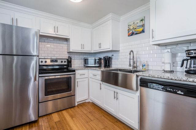 4115 Surf Drive, Galveston, TX 77554