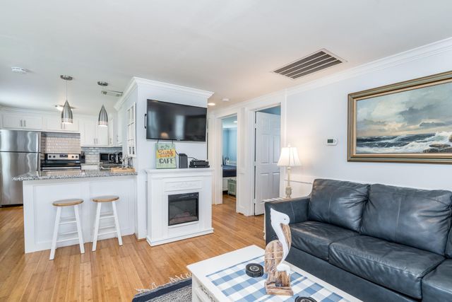 4115 Surf Drive, Galveston, TX 77554