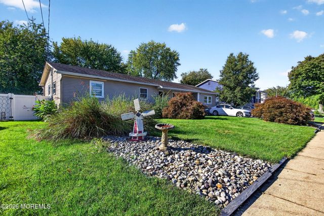 8 Steven Place, Jackson, NJ 08527