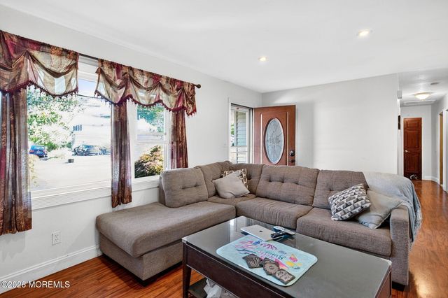 8 Steven Place, Jackson, NJ 08527
