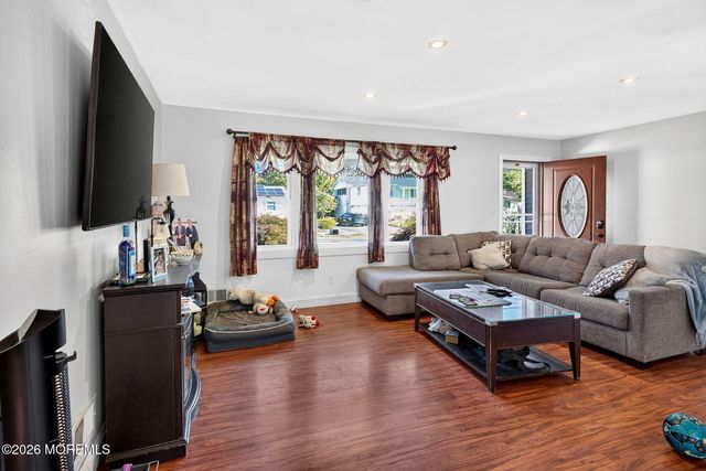8 Steven Place, Jackson, NJ 08527