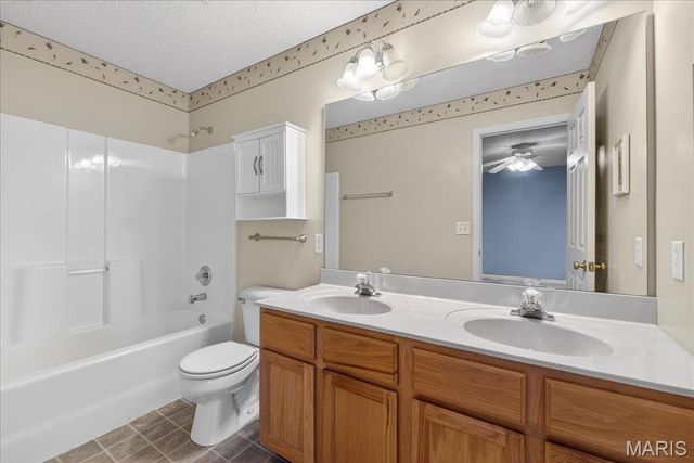 109 Eagles Landing Drive, Belleville, IL 62221