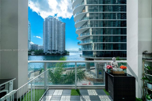 300 S BISCAYNE BLVD L-410, Miami, FL 33131