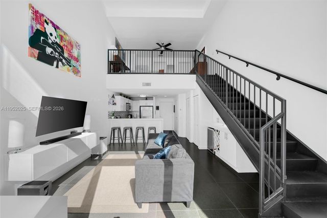 300 S BISCAYNE BLVD L-410, Miami, FL 33131