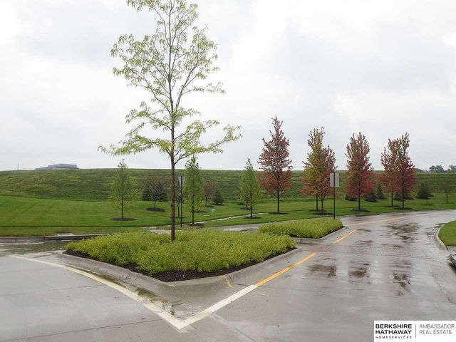 1409 S 127th Street, Omaha, NE 68144