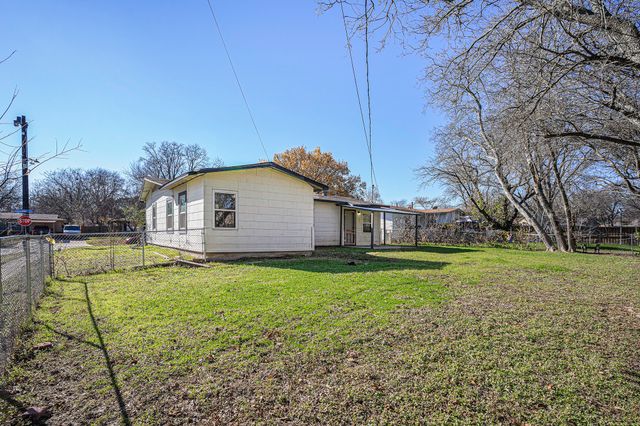 2009 Cloverdale Street, Arlington, TX 76010