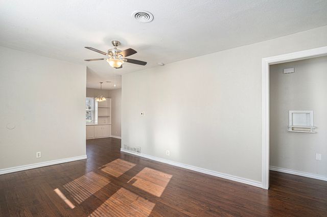 2009 Cloverdale Street, Arlington, TX 76010