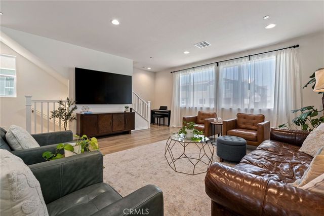 924 E 3rd Street, Santa Ana, CA 92701