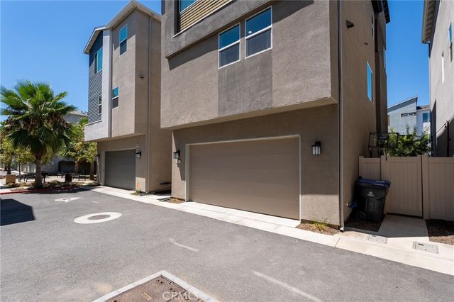 924 E 3rd Street, Santa Ana, CA 92701