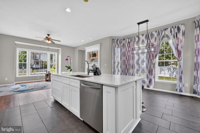 43314 FULLERTON ST, Ashburn, VA 20147