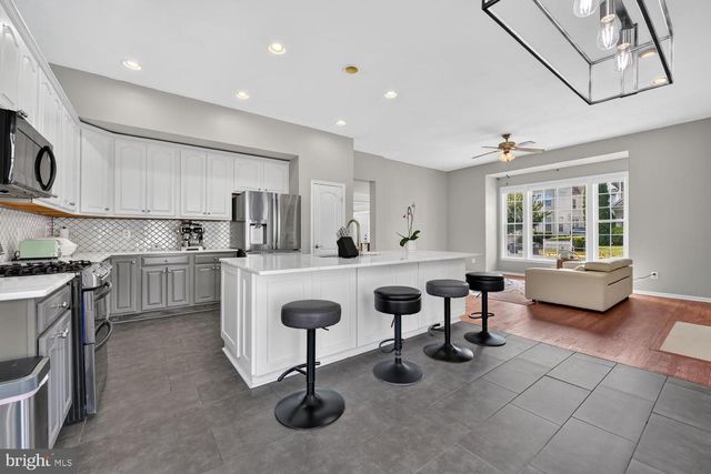 43314 FULLERTON ST, Ashburn, VA 20147