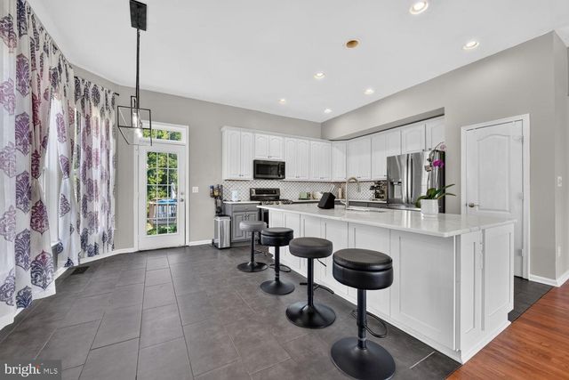 43314 FULLERTON ST, Ashburn, VA 20147