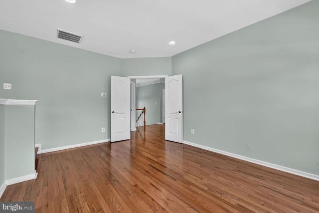 43314 FULLERTON ST, Ashburn, VA 20147