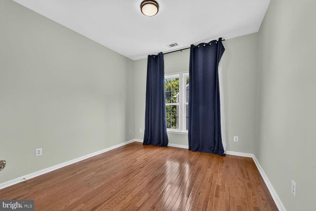 43314 FULLERTON ST, Ashburn, VA 20147