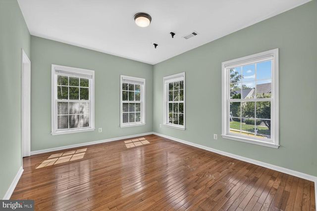 43314 FULLERTON ST, Ashburn, VA 20147