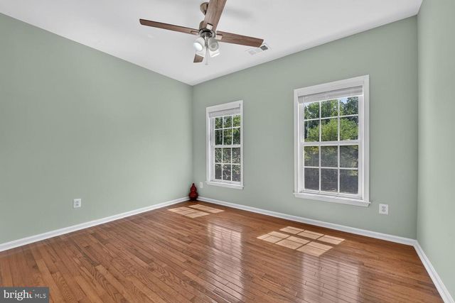 43314 FULLERTON ST, Ashburn, VA 20147