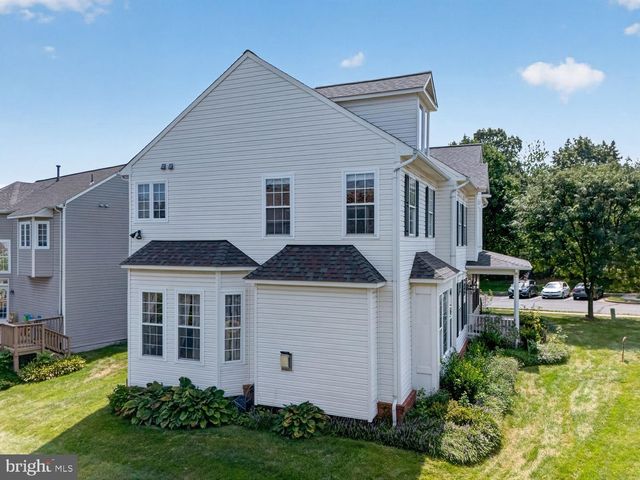 43314 FULLERTON ST, Ashburn, VA 20147