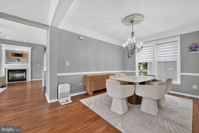 43314 FULLERTON ST, Ashburn, VA 20147