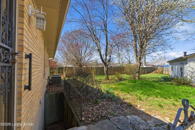 6503 Connie Dr, Louisville, KY 40258