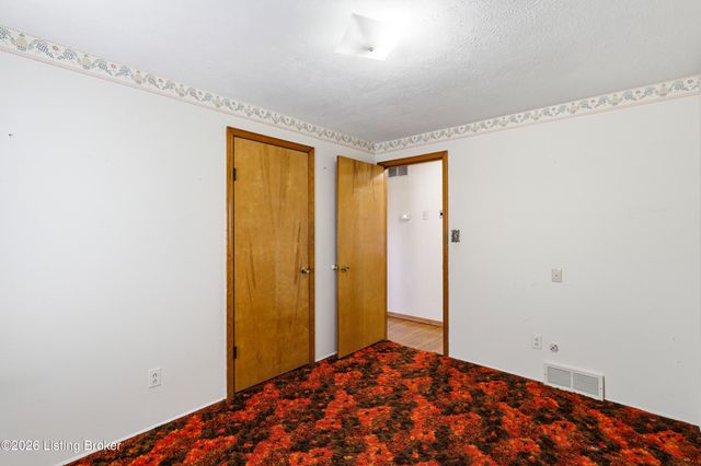 6503 Connie Dr, Louisville, KY 40258