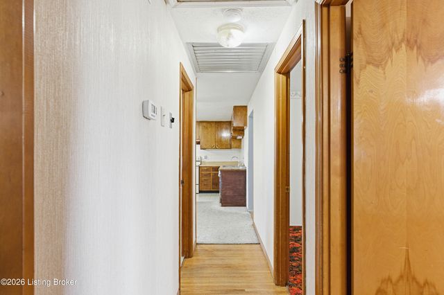 6503 Connie Dr, Louisville, KY 40258