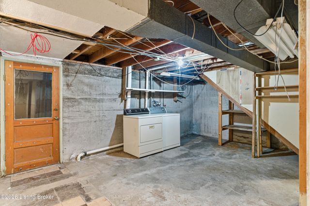 6503 Connie Dr, Louisville, KY 40258