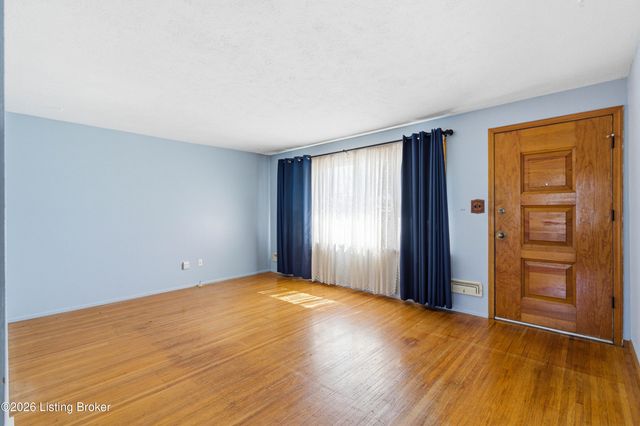 6503 Connie Dr, Louisville, KY 40258