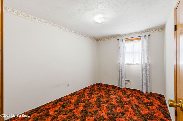 6503 Connie Dr, Louisville, KY 40258