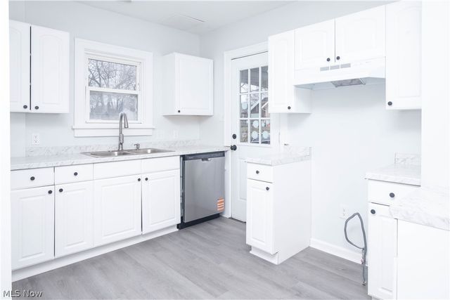 2462 Edwin Avenue, Akron, OH 44314