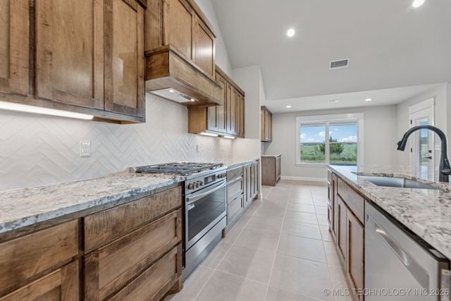 10683 S 233rd East Avenue, Broken Arrow, OK 74014