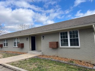 115 Walnut St Apt 12, Clarksville, TN 37042