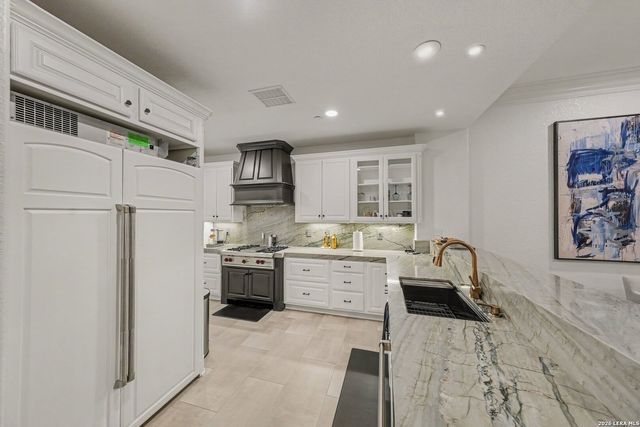 123 Eaton St Apt 102, San Antonio, TX 78209
