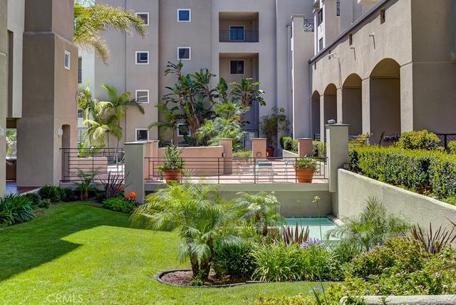 200 Pacific Coast Highway 302, Huntington Beach, CA 92648