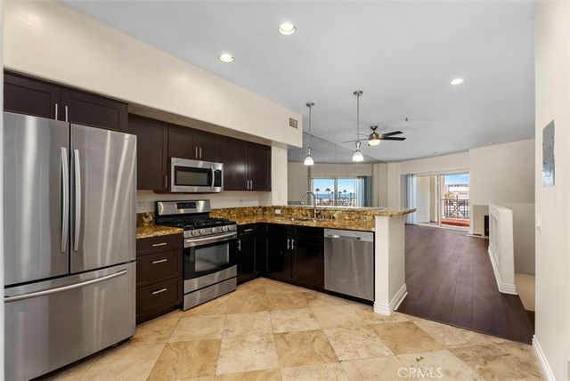 200 Pacific Coast Highway 302, Huntington Beach, CA 92648