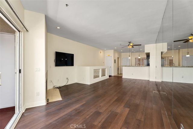 200 Pacific Coast Highway 302, Huntington Beach, CA 92648