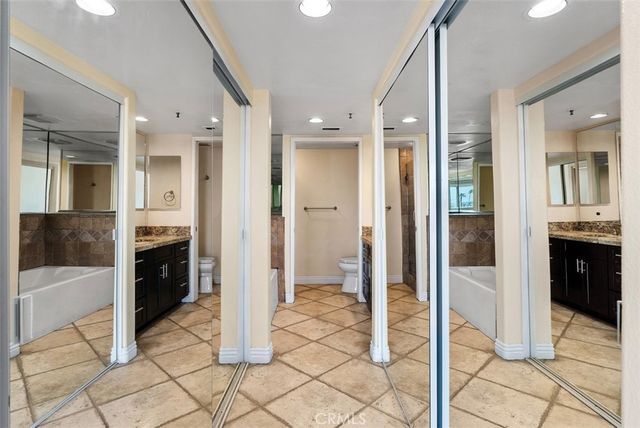 200 Pacific Coast Highway 302, Huntington Beach, CA 92648