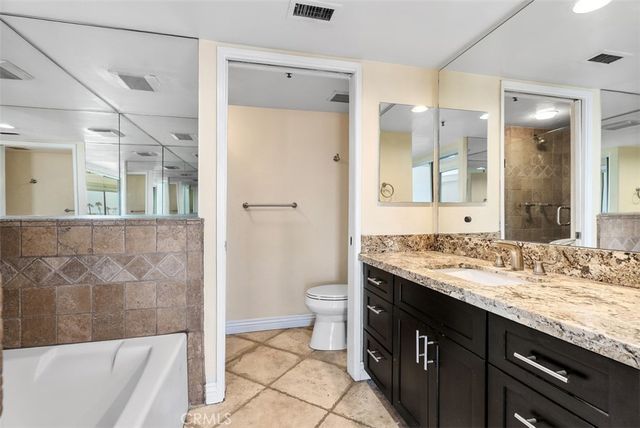 200 Pacific Coast Highway 302, Huntington Beach, CA 92648