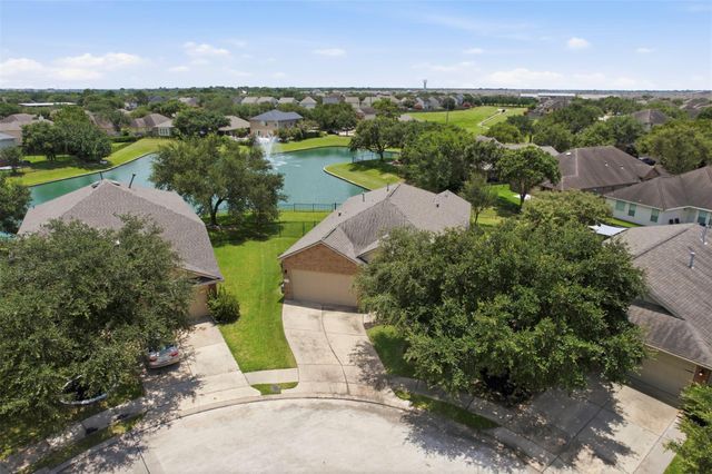 26207 Christen Canyon Lane, Richmond, TX 77406