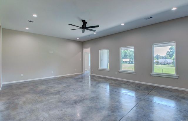 32 Echohawk Ln, Cabot, AR 72023