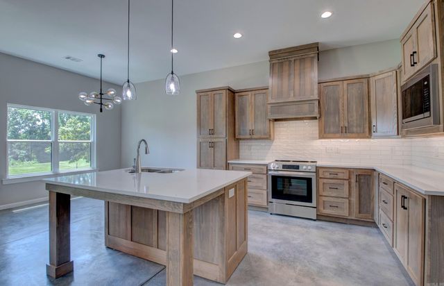 32 Echohawk Ln, Cabot, AR 72023