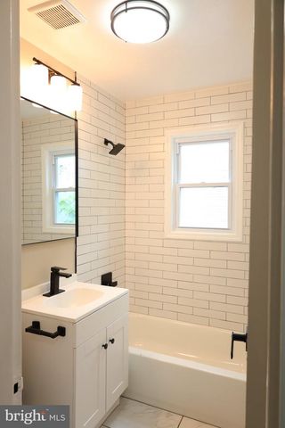 1316 EASTERN AVE NE, Washington, DC 20019