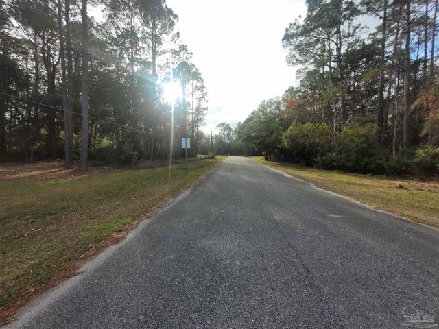 8100 Pond Valley Dr, Pensacola, FL 32506